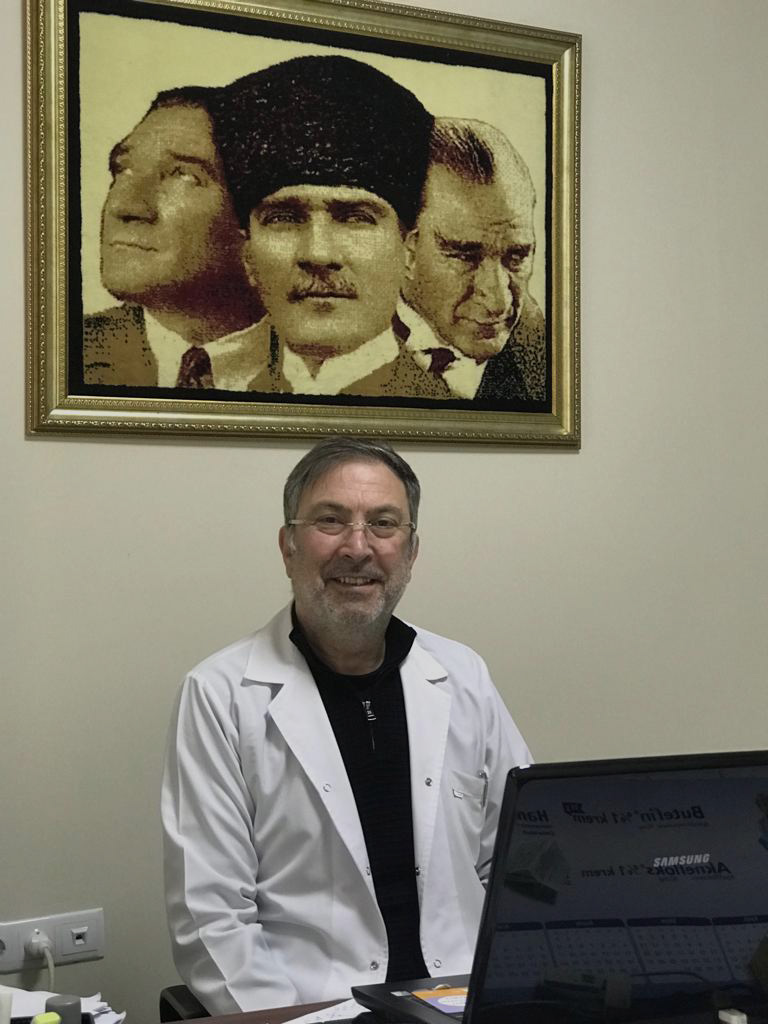 Şunun resmi: Dr. Münür Altuntaş